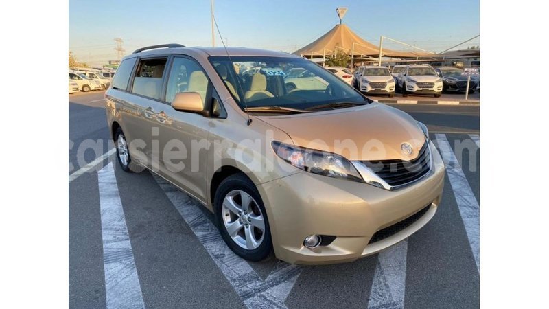 Big with watermark toyota sienna kailahun import dubai 6184