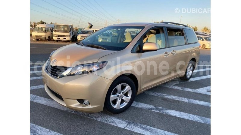 Big with watermark toyota sienna kailahun import dubai 6184