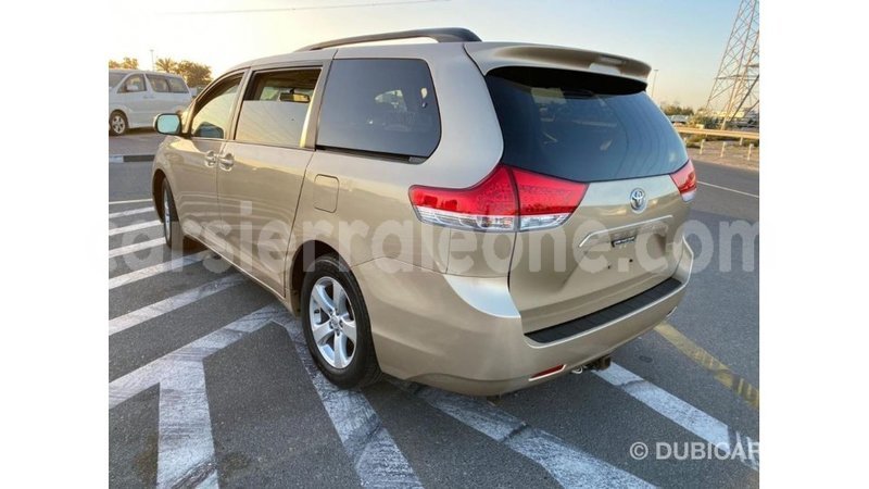 Big with watermark toyota sienna kailahun import dubai 6184