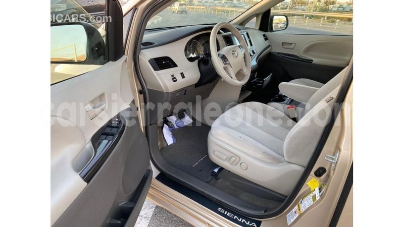 Big with watermark toyota sienna kailahun import dubai 6184