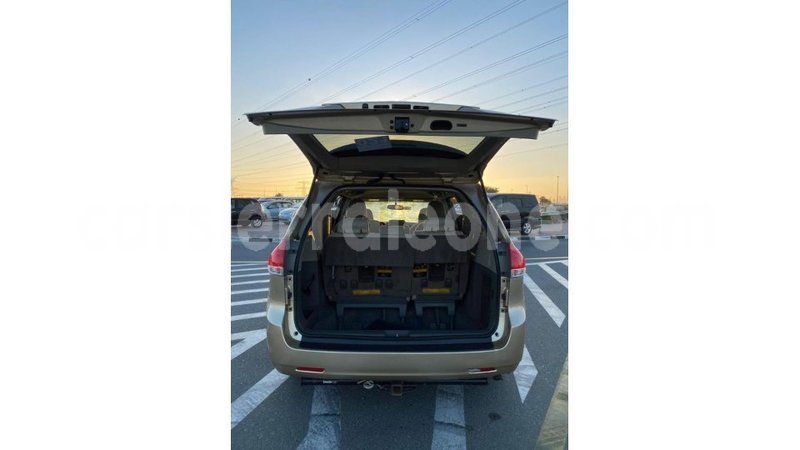 Big with watermark toyota sienna kailahun import dubai 6184