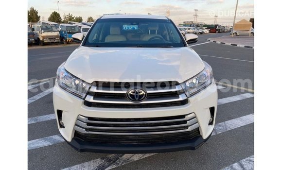 Buy Import Toyota Highlander White Car in Import - Dubai in Kailahun Buy Import Toyota Highlander White Car in Import - Dubai in Kailahun
