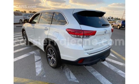 Buy Import Toyota Highlander White Car in Import - Dubai in Kailahun Buy Import Toyota Highlander White Car in Import - Dubai in Kailahun