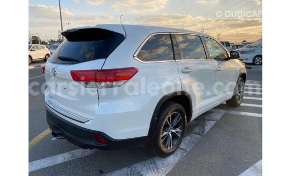 Buy Import Toyota Highlander White Car in Import - Dubai in Kailahun Buy Import Toyota Highlander White Car in Import - Dubai in Kailahun