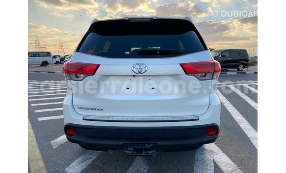 Buy Import Toyota Highlander White Car in Import - Dubai in Kailahun Buy Import Toyota Highlander White Car in Import - Dubai in Kailahun
