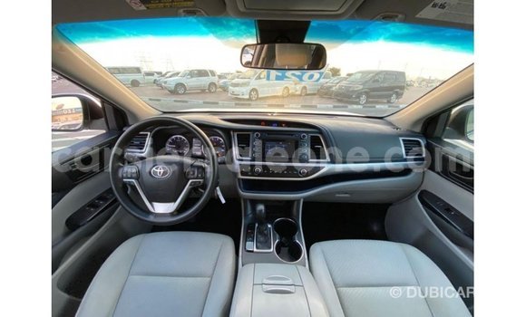 Buy Import Toyota Highlander White Car in Import - Dubai in Kailahun Buy Import Toyota Highlander White Car in Import - Dubai in Kailahun