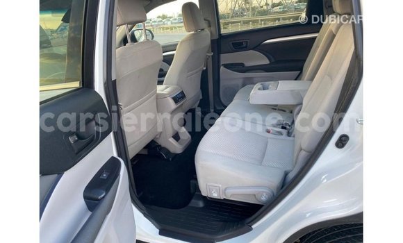Buy Import Toyota Highlander White Car in Import - Dubai in Kailahun Buy Import Toyota Highlander White Car in Import - Dubai in Kailahun