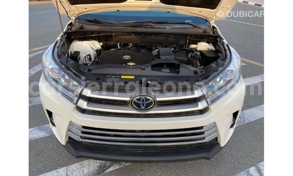 Buy Import Toyota Highlander White Car in Import - Dubai in Kailahun Buy Import Toyota Highlander White Car in Import - Dubai in Kailahun