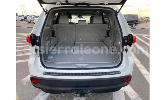Buy Import Toyota Highlander White Car in Import - Dubai in Kailahun Buy Import Toyota Highlander White Car in Import - Dubai in Kailahun