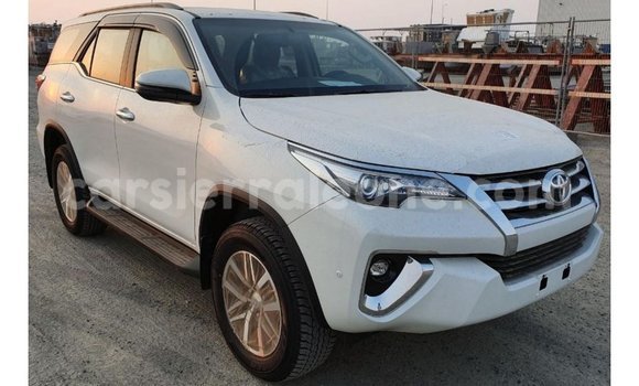 Buy Import Toyota Fortuner White Car in Import - Dubai in Kailahun Buy Import Toyota Fortuner White Car in Import - Dubai in Kailahun