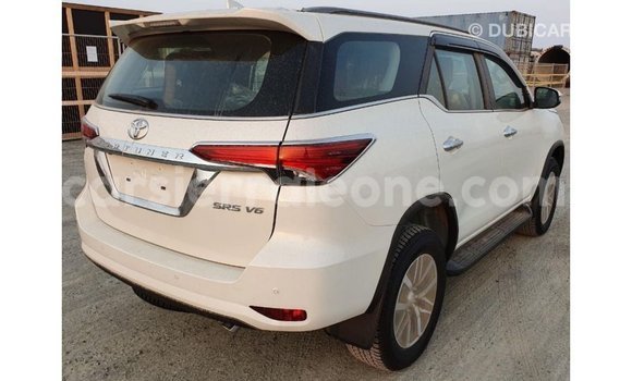 Buy Import Toyota Fortuner White Car in Import - Dubai in Kailahun Buy Import Toyota Fortuner White Car in Import - Dubai in Kailahun