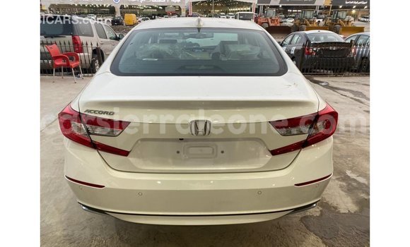Buy Import Honda T White Bike in Import - Dubai in Kailahun Buy Import Honda T White Bike in Import - Dubai in Kailahun