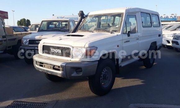 Buy Import Toyota Land Cruiser White Car in Import - Dubai in Kailahun Buy Import Toyota Land Cruiser White Car in Import - Dubai in Kailahun