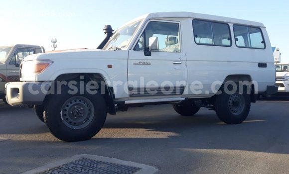 Buy Import Toyota Land Cruiser White Car in Import - Dubai in Kailahun Buy Import Toyota Land Cruiser White Car in Import - Dubai in Kailahun