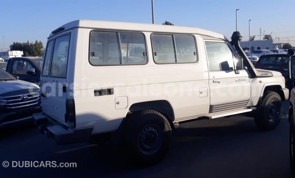 Buy Import Toyota Land Cruiser White Car in Import - Dubai in Kailahun Buy Import Toyota Land Cruiser White Car in Import - Dubai in Kailahun