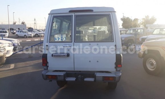 Buy Import Toyota Land Cruiser White Car in Import - Dubai in Kailahun Buy Import Toyota Land Cruiser White Car in Import - Dubai in Kailahun