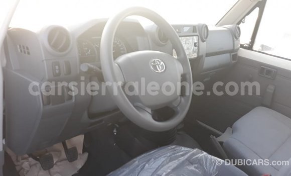 Buy Import Toyota Land Cruiser White Car in Import - Dubai in Kailahun Buy Import Toyota Land Cruiser White Car in Import - Dubai in Kailahun