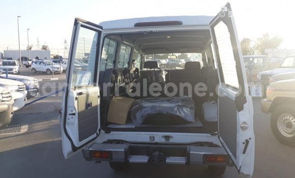 Buy Import Toyota Land Cruiser White Car in Import - Dubai in Kailahun Buy Import Toyota Land Cruiser White Car in Import - Dubai in Kailahun