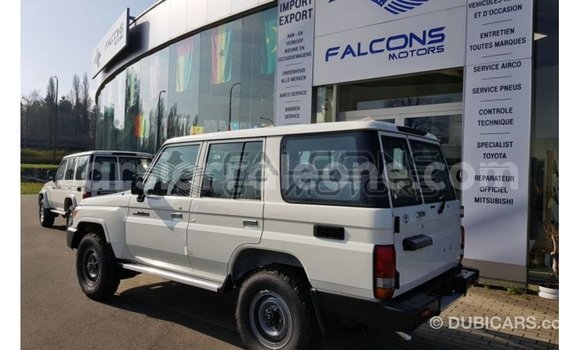 Buy Import Toyota Land Cruiser White Car in Import - Dubai in Kailahun Buy Import Toyota Land Cruiser White Car in Import - Dubai in Kailahun
