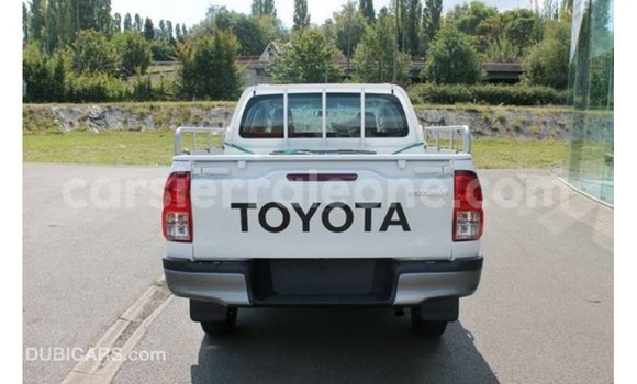 Buy Import Toyota Hilux White Car in Import - Dubai in Kailahun Buy Import Toyota Hilux White Car in Import - Dubai in Kailahun
