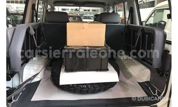 Buy Import Toyota Land Cruiser White Car in Import - Dubai in Kailahun Buy Import Toyota Land Cruiser White Car in Import - Dubai in Kailahun
