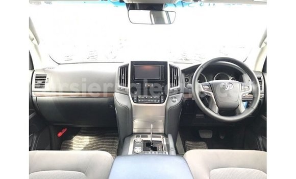 Buy Import Toyota Land Cruiser White Car in Import - Dubai in Kailahun Buy Import Toyota Land Cruiser White Car in Import - Dubai in Kailahun
