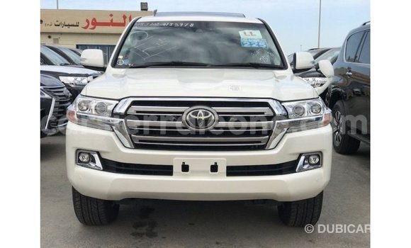 Buy Import Toyota Land Cruiser White Car in Import - Dubai in Kailahun Buy Import Toyota Land Cruiser White Car in Import - Dubai in Kailahun