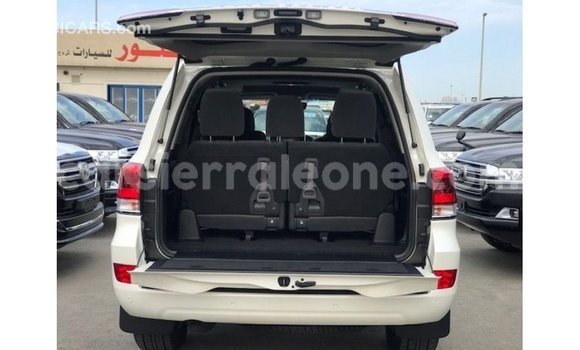 Buy Import Toyota Land Cruiser White Car in Import - Dubai in Kailahun Buy Import Toyota Land Cruiser White Car in Import - Dubai in Kailahun