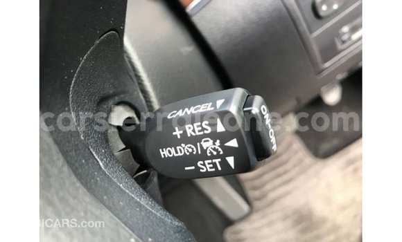 Buy Import Toyota Land Cruiser White Car in Import - Dubai in Kailahun Buy Import Toyota Land Cruiser White Car in Import - Dubai in Kailahun