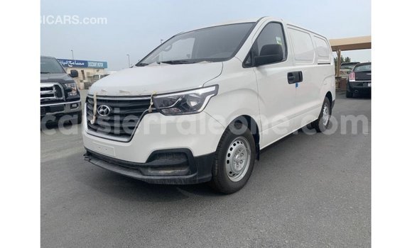Buy Import Hyundai Cargo White Car in Import - Dubai in Kailahun Buy Import Hyundai Cargo White Car in Import - Dubai in Kailahun