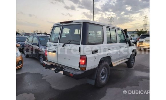 Buy Import Toyota Land Cruiser White Car in Import - Dubai in Kailahun Buy Import Toyota Land Cruiser White Car in Import - Dubai in Kailahun