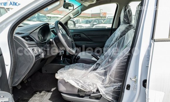 Buy Import Mitsubishi L200 White Car in Import - Dubai in Kailahun Buy Import Mitsubishi L200 White Car in Import - Dubai in Kailahun