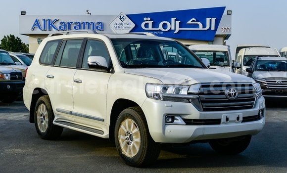 Buy Import Toyota Land Cruiser White Car in Import - Dubai in Kailahun Buy Import Toyota Land Cruiser White Car in Import - Dubai in Kailahun
