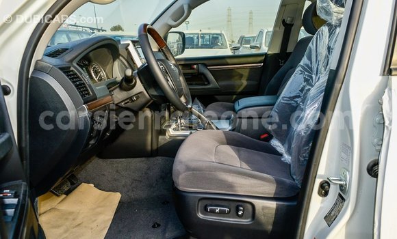 Buy Import Toyota Land Cruiser White Car in Import - Dubai in Kailahun Buy Import Toyota Land Cruiser White Car in Import - Dubai in Kailahun