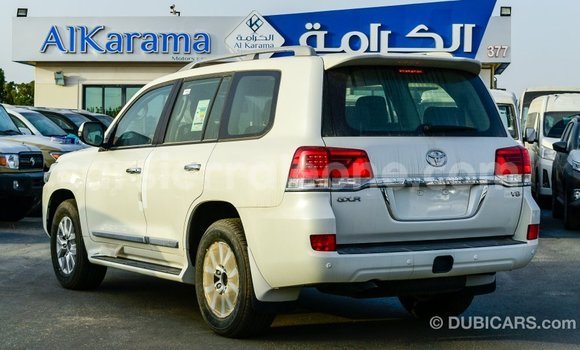 Buy Import Toyota Land Cruiser White Car in Import - Dubai in Kailahun Buy Import Toyota Land Cruiser White Car in Import - Dubai in Kailahun