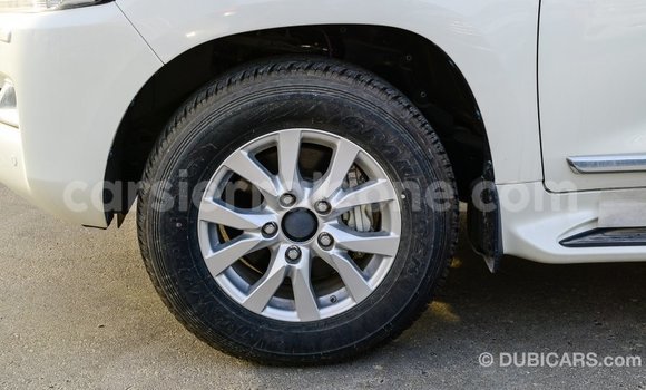 Buy Import Toyota Land Cruiser White Car in Import - Dubai in Kailahun Buy Import Toyota Land Cruiser White Car in Import - Dubai in Kailahun