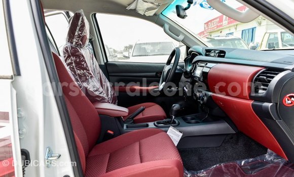 Buy Import Toyota Hilux White Car in Import - Dubai in Kailahun Buy Import Toyota Hilux White Car in Import - Dubai in Kailahun