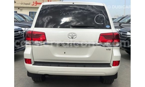 Buy Import Toyota Land Cruiser White Car in Import - Dubai in Kailahun Buy Import Toyota Land Cruiser White Car in Import - Dubai in Kailahun