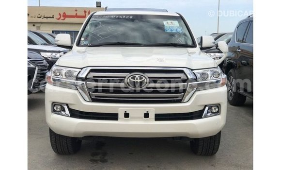 Buy Import Toyota Land Cruiser White Car in Import - Dubai in Kailahun Buy Import Toyota Land Cruiser White Car in Import - Dubai in Kailahun