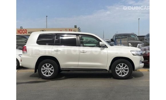 Buy Import Toyota Land Cruiser White Car in Import - Dubai in Kailahun Buy Import Toyota Land Cruiser White Car in Import - Dubai in Kailahun