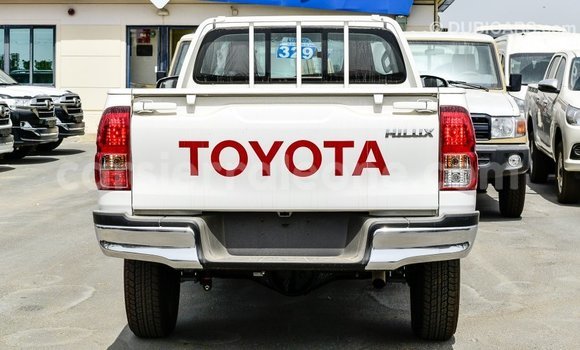 Buy Import Toyota Hilux White Car in Import - Dubai in Kailahun Buy Import Toyota Hilux White Car in Import - Dubai in Kailahun
