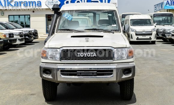 Buy Import Toyota Land Cruiser White Car in Import - Dubai in Kailahun Buy Import Toyota Land Cruiser White Car in Import - Dubai in Kailahun