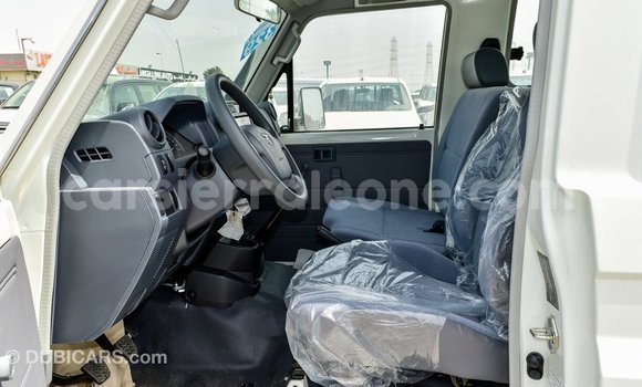 Buy Import Toyota Land Cruiser White Car in Import - Dubai in Kailahun Buy Import Toyota Land Cruiser White Car in Import - Dubai in Kailahun
