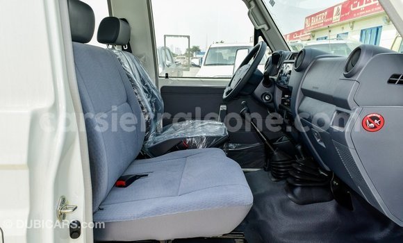 Buy Import Toyota Land Cruiser White Car in Import - Dubai in Kailahun Buy Import Toyota Land Cruiser White Car in Import - Dubai in Kailahun