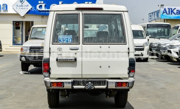 Buy Import Toyota Land Cruiser White Car in Import - Dubai in Kailahun Buy Import Toyota Land Cruiser White Car in Import - Dubai in Kailahun