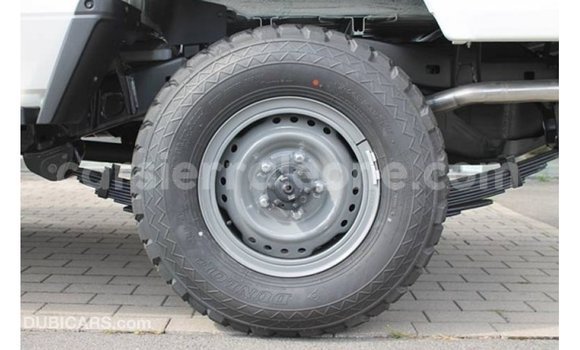 Buy Import Toyota Land Cruiser White Car in Import - Dubai in Kailahun Buy Import Toyota Land Cruiser White Car in Import - Dubai in Kailahun