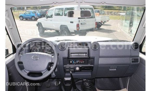 Buy Import Toyota Land Cruiser White Car in Import - Dubai in Kailahun Buy Import Toyota Land Cruiser White Car in Import - Dubai in Kailahun