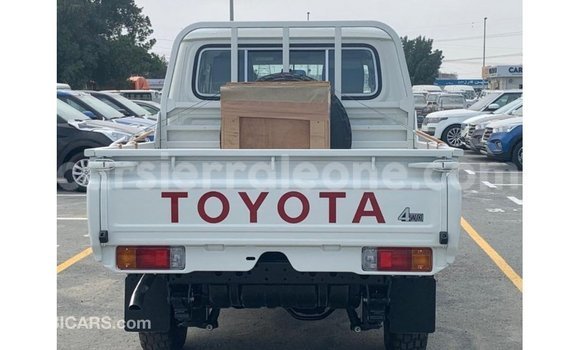Buy Import Toyota Land Cruiser White Car in Import - Dubai in Kailahun Buy Import Toyota Land Cruiser White Car in Import - Dubai in Kailahun