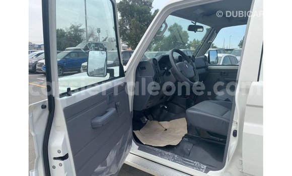 Buy Import Toyota Land Cruiser White Car in Import - Dubai in Kailahun Buy Import Toyota Land Cruiser White Car in Import - Dubai in Kailahun