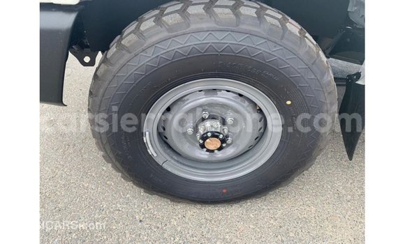 Buy Import Toyota Land Cruiser White Car in Import - Dubai in Kailahun Buy Import Toyota Land Cruiser White Car in Import - Dubai in Kailahun